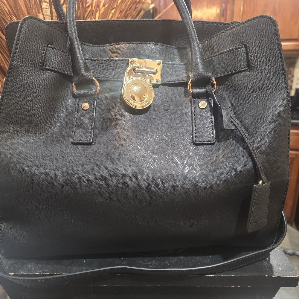 Elegant Black Leather Handbag